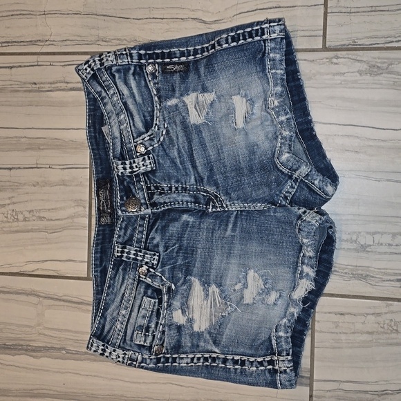 Womens silver brand jean shorts - Picture 2 of 4